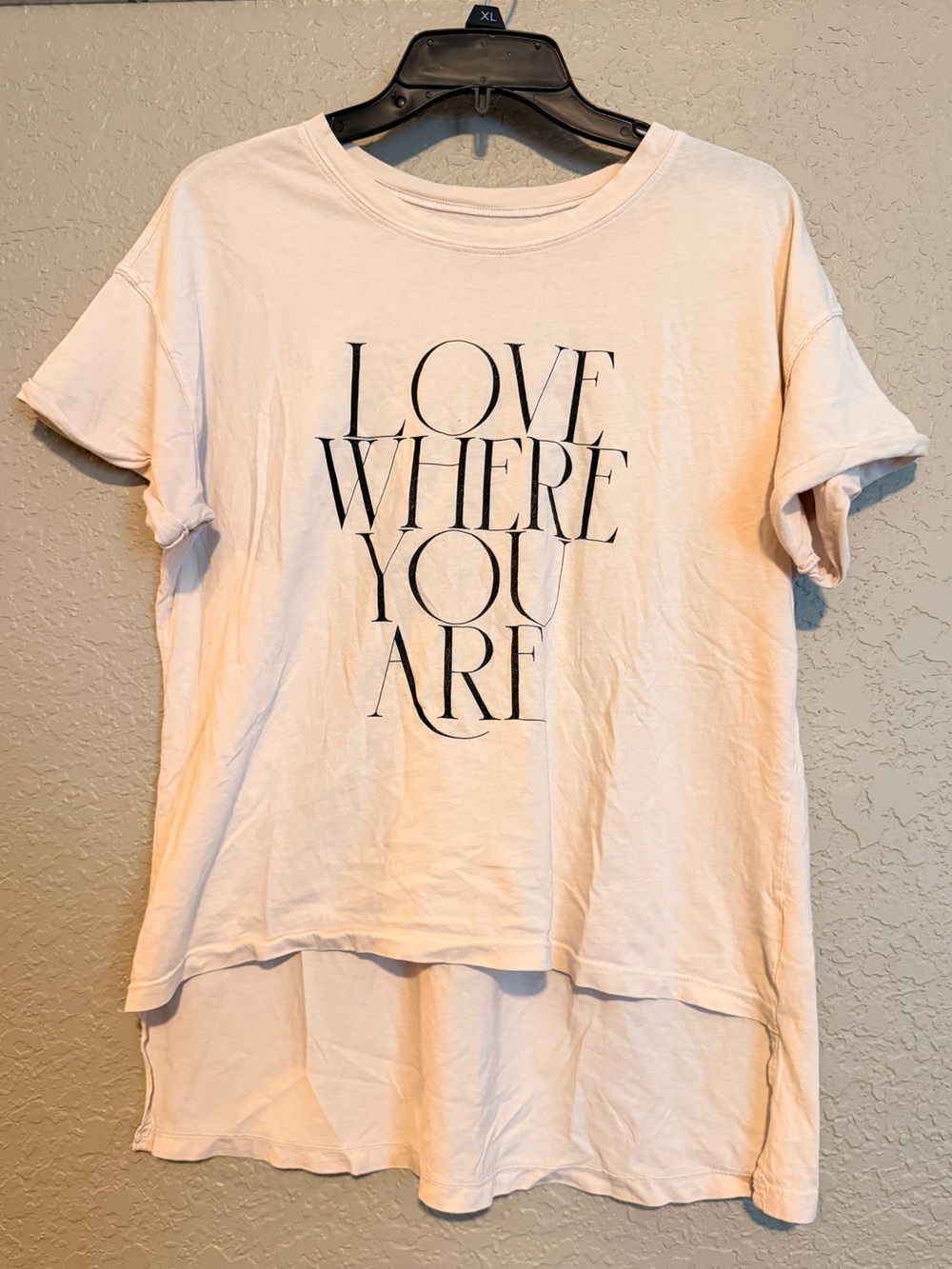 Love Where You Are High-Low Graphic Tee - Light Pink Ramble & Company
